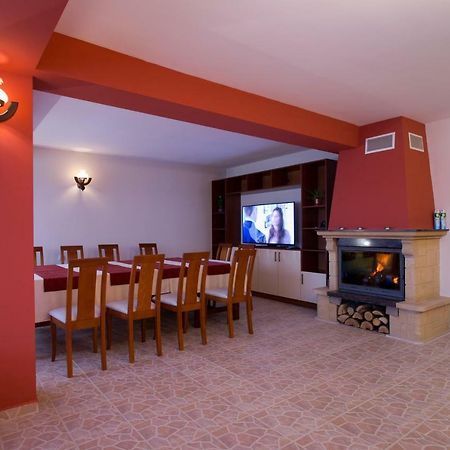 Holiday Home Paulovnia Аспарухово Экстерьер фото